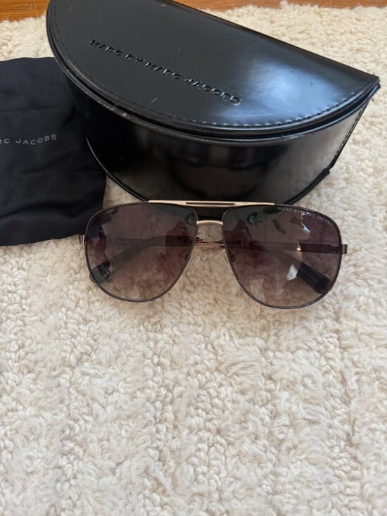 Authentic Marc by Marc Jacobs Gold Aviator Sunglasses with Case & Dust Bag main image 4